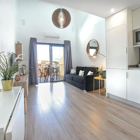 Apartment Amazing Maisonette With A Sea View And A Pool Access *