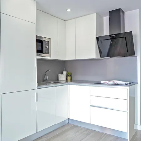 Amazing Maisonette With A Sea View And A Pool Access *