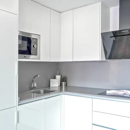 Amazing Maisonette With A Sea View And A Pool Access *